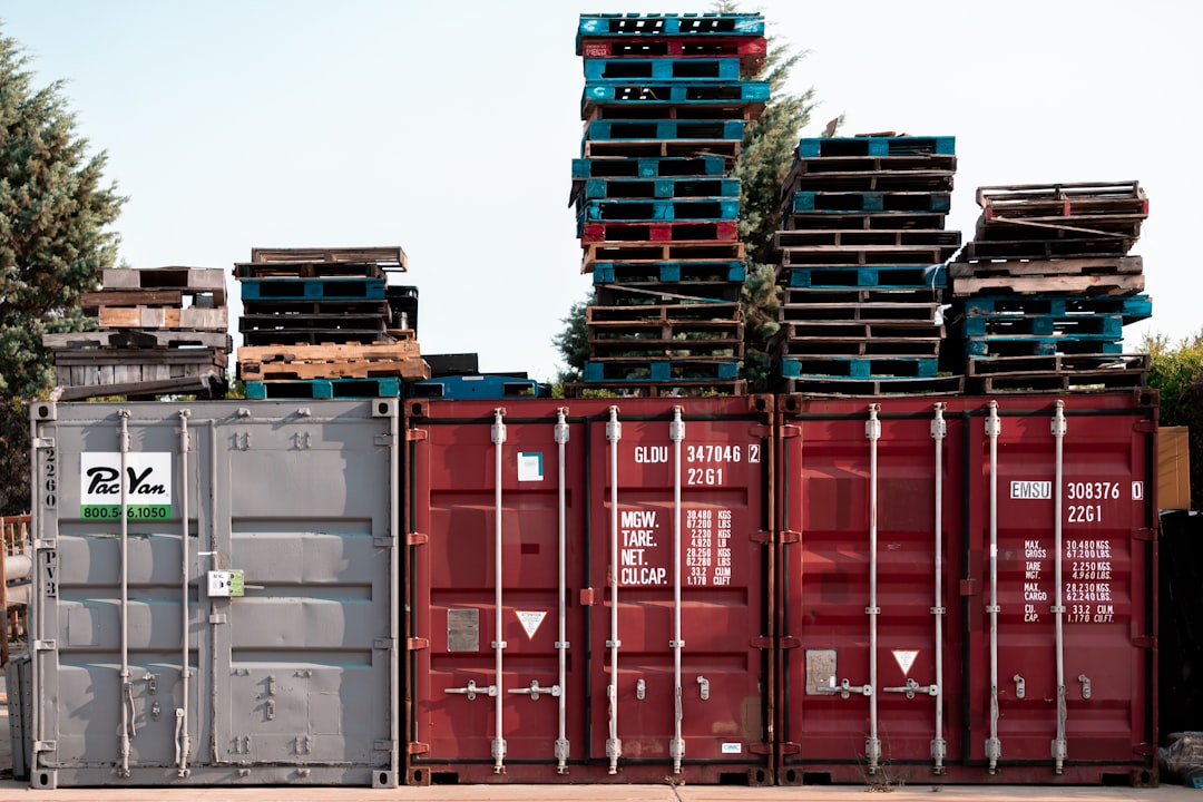 Photo Metal crates