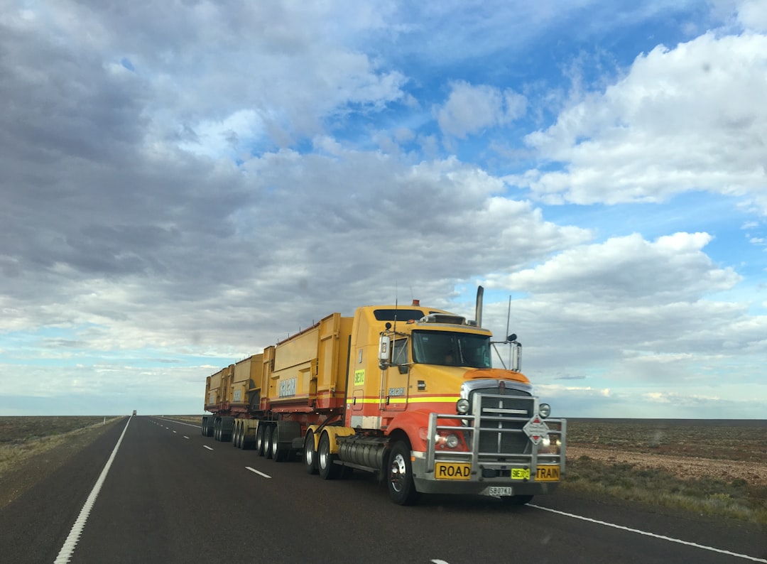 Photo Truck dealership